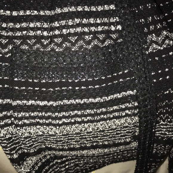 Sweater - Picture 5 of 6